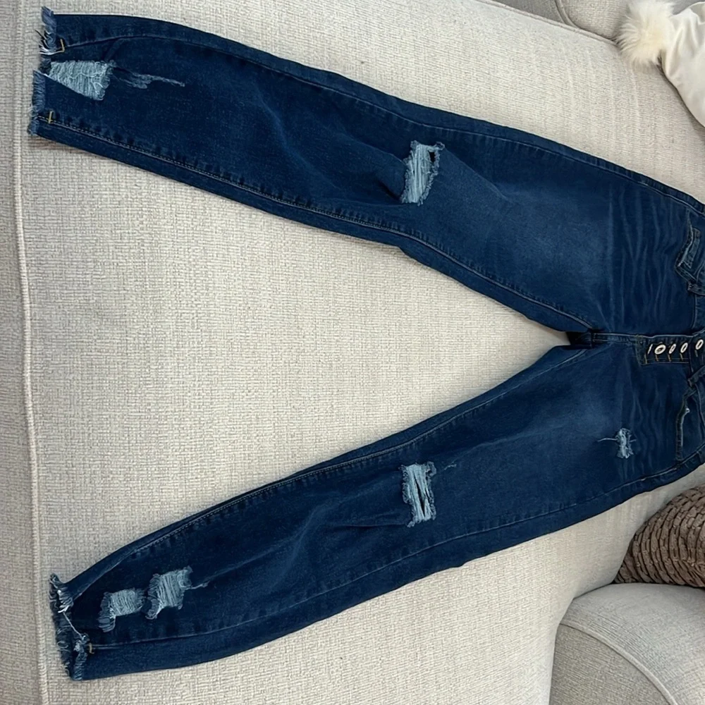 High Waisted Dark Wash Distressed Jeans in Size M. - Picture 5 of 6